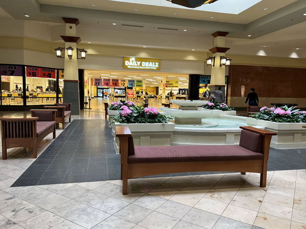 Lansing Mall - Aug 13 2022 (newer photo)